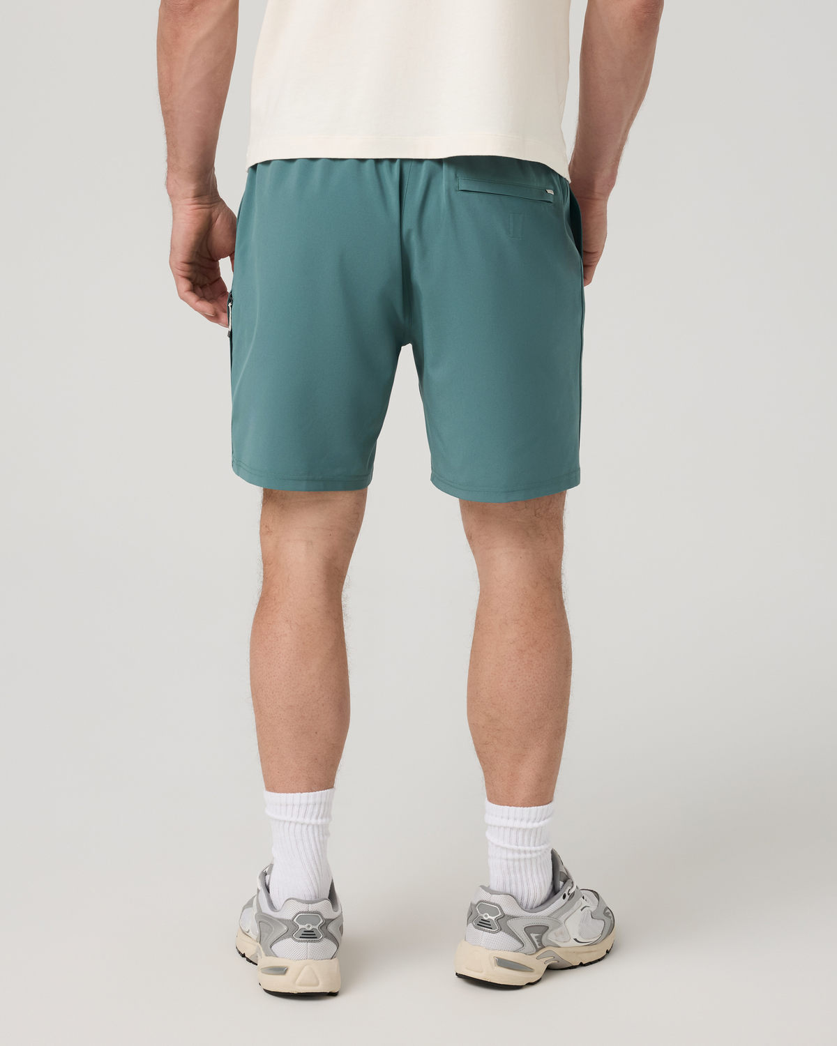 Vuori Banks Session Short Unlined 7
