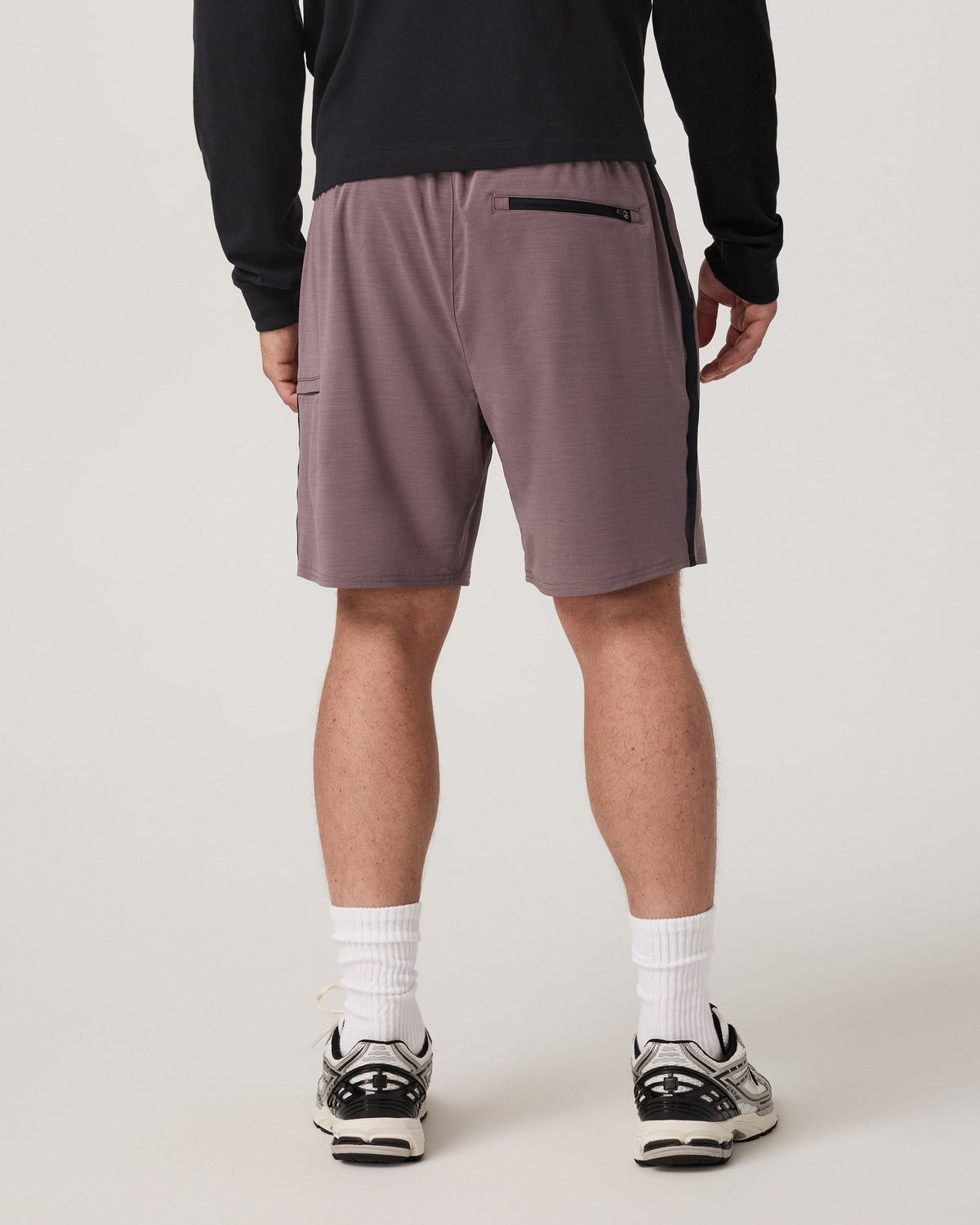 Vuori Elevate Kore Utility Short Lined 7