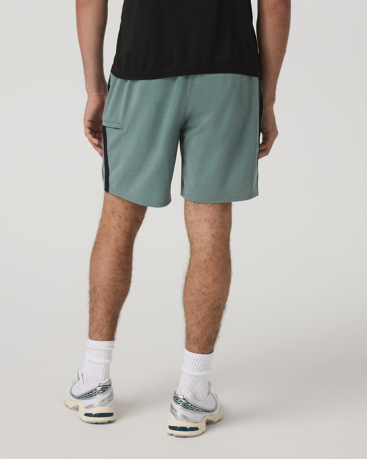 Vuori Elevate Kore Utility Short Lined 7