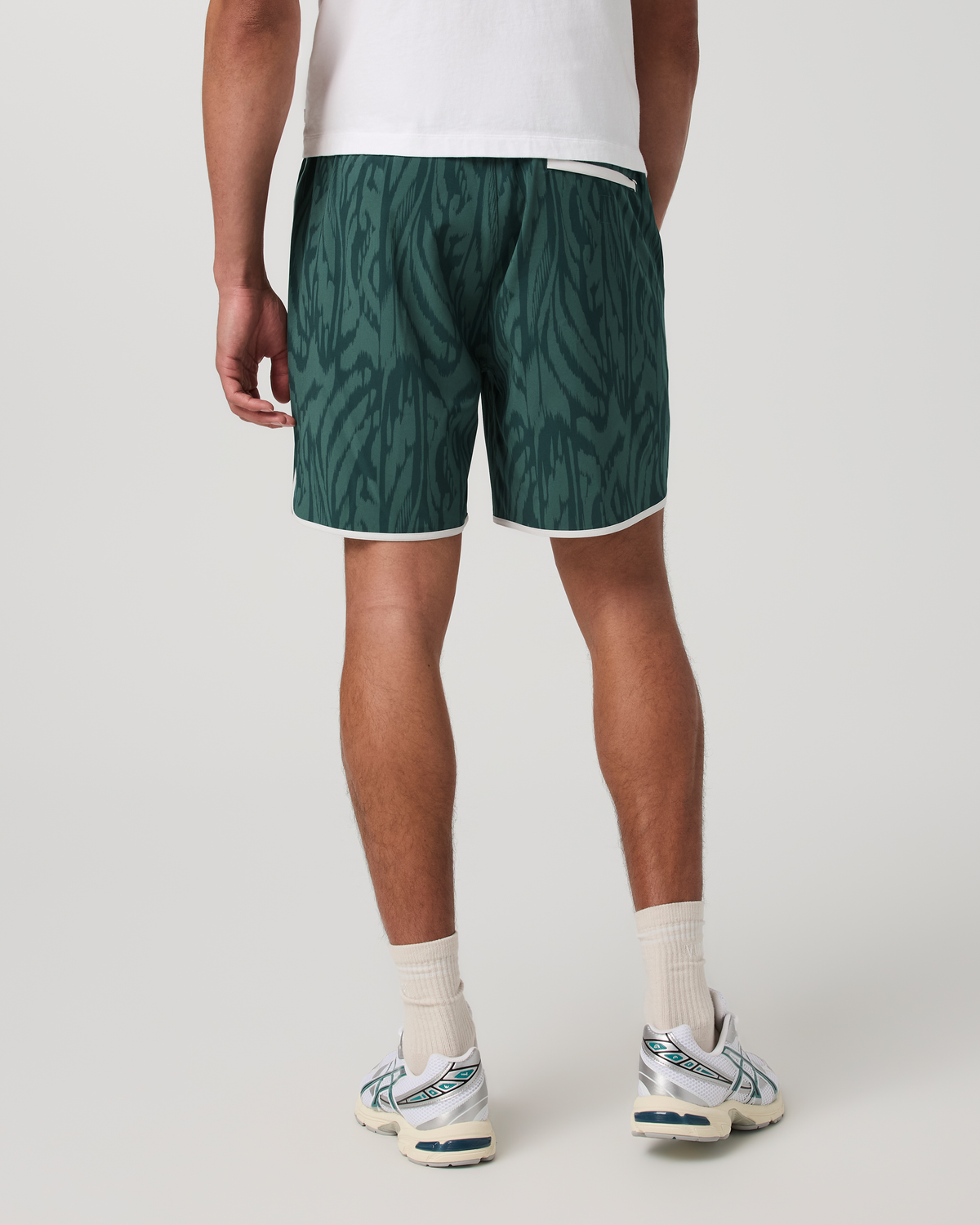 Vuori Banks Short Unlined 7