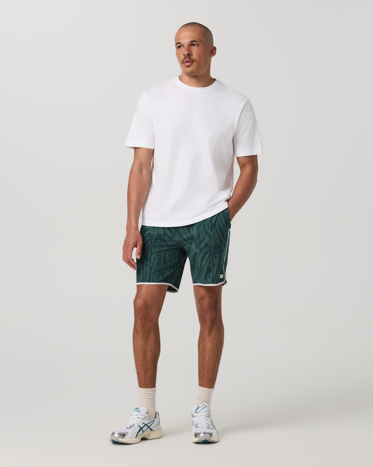 Vuori Banks Short Unlined 7