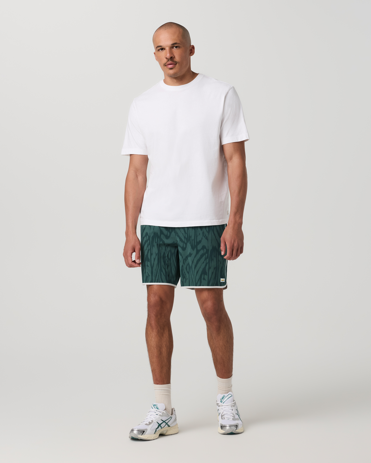 Vuori Banks Short Unlined 7