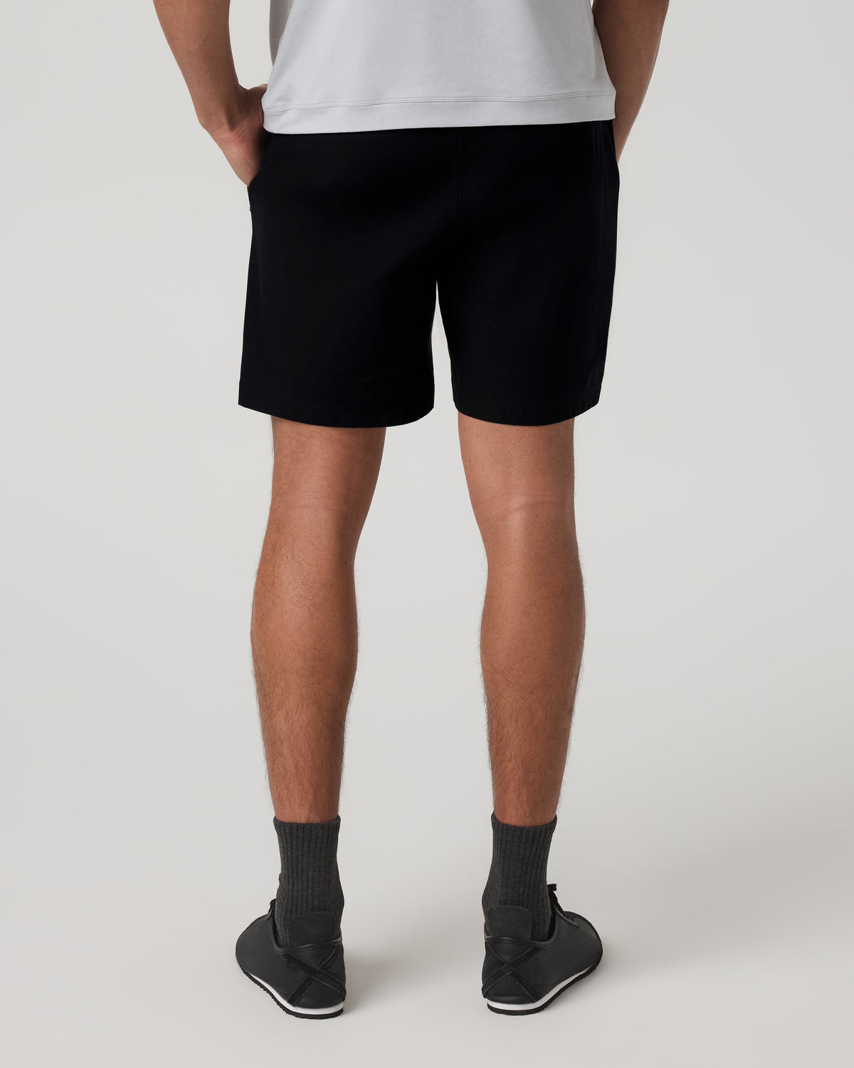 Vuori Meta Short 6