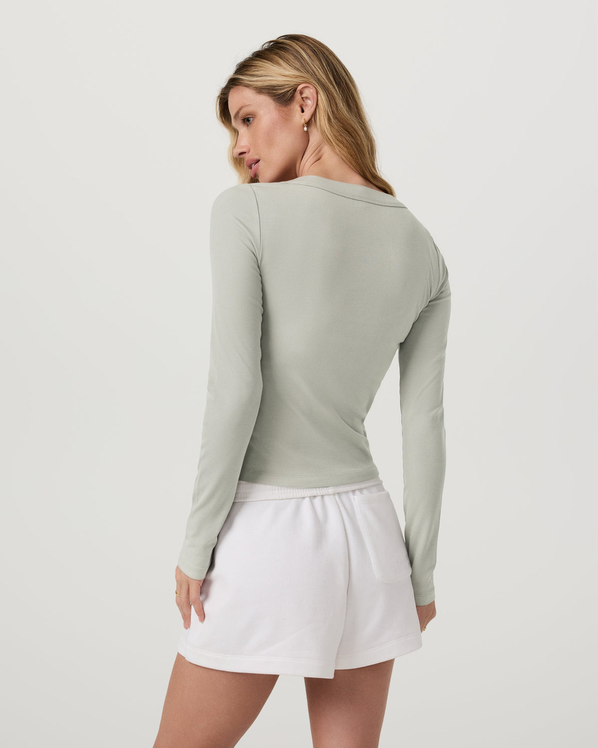 Vuori Long Sleeve Pose Scoop Tee