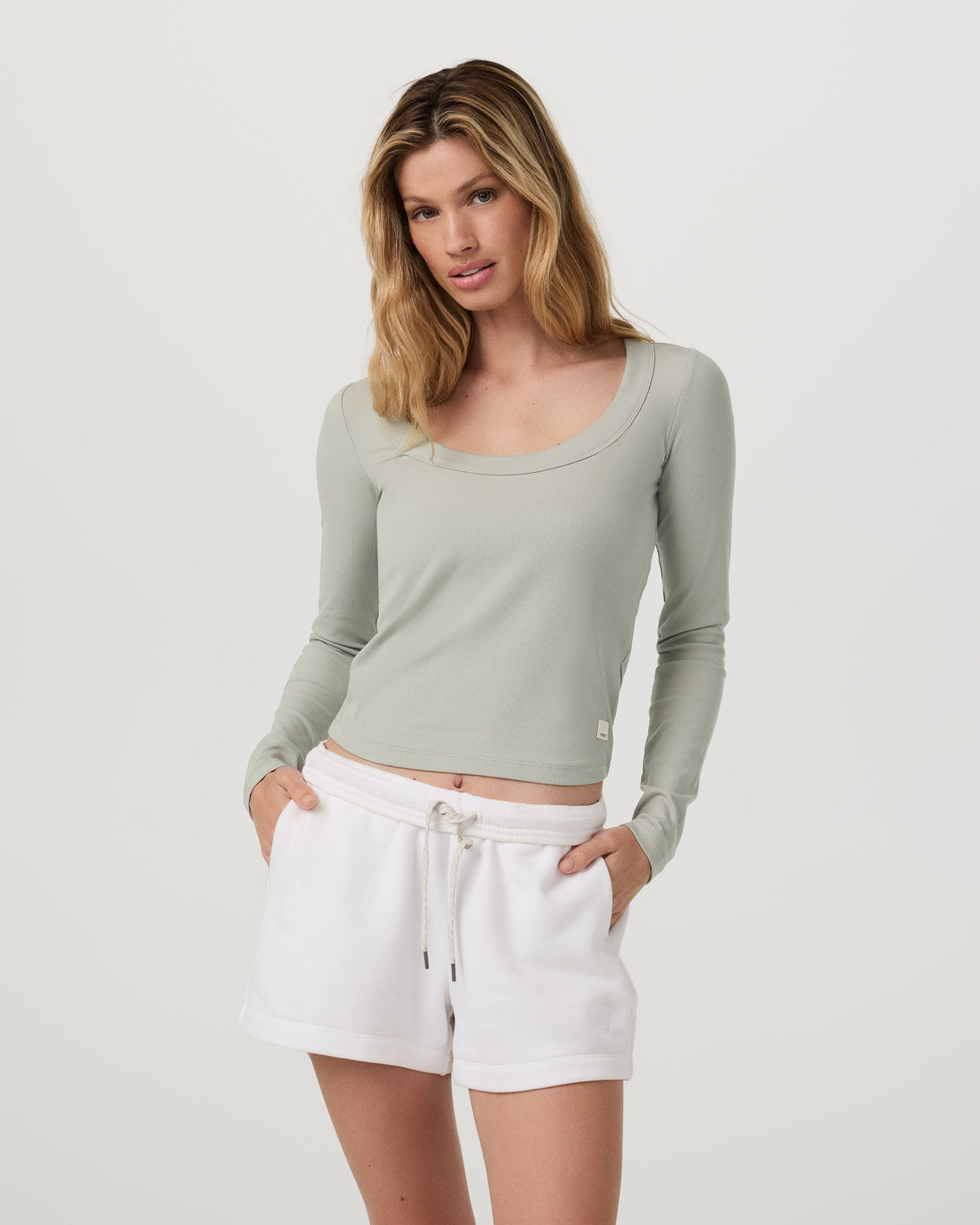 Vuori Long Sleeve Pose Scoop Tee