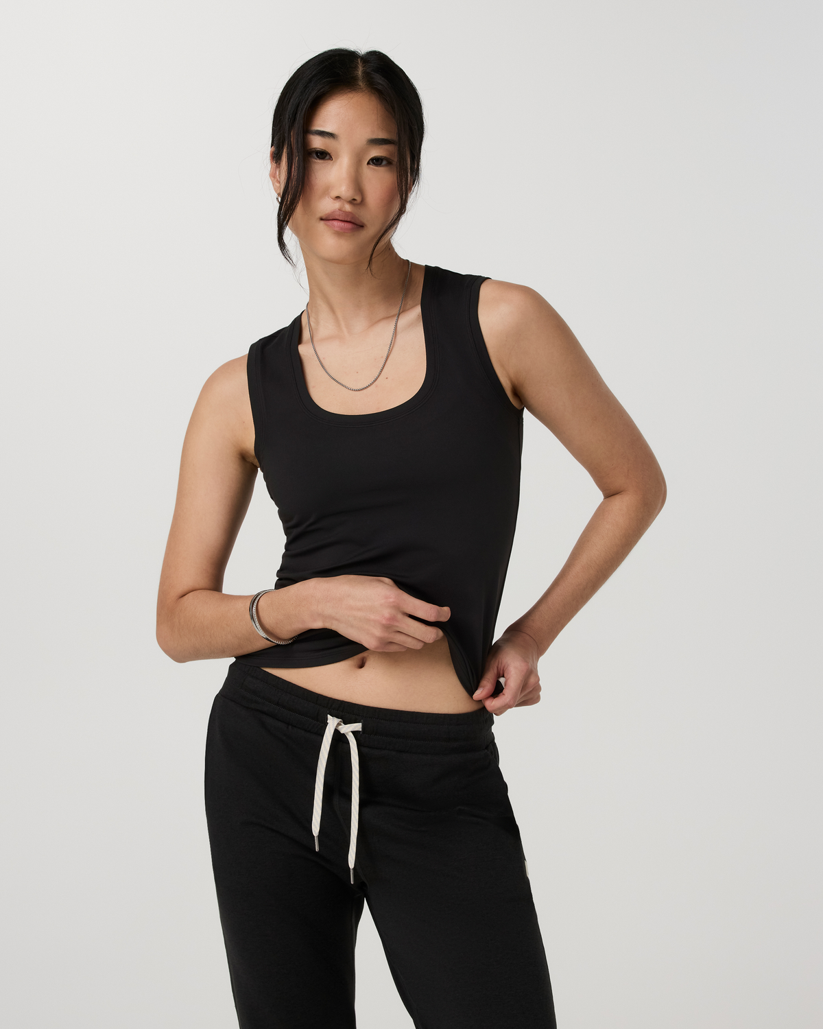 Vuori Halo Essential Scoop Tank Long