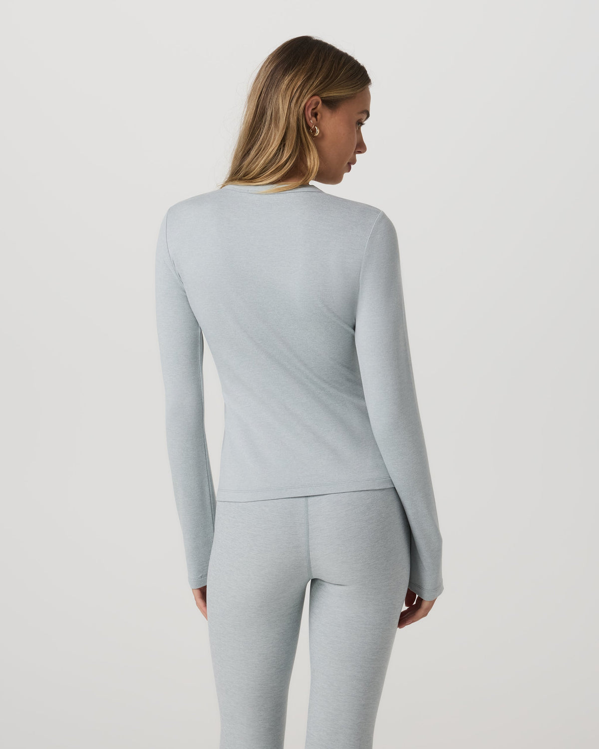 Vuori Long Sleeve Halo Essential Crew Tee