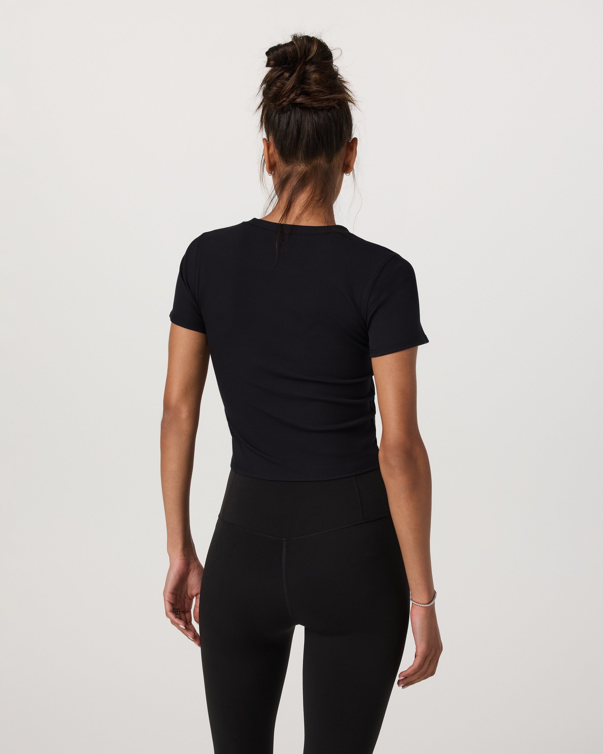 Vuori Pose Fitted Tee