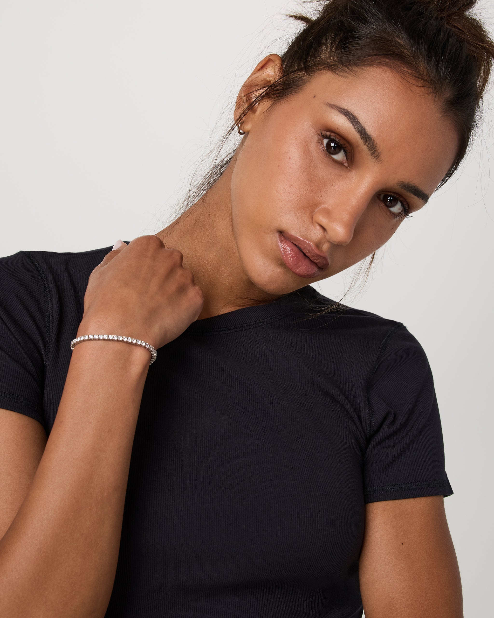 Vuori Pose Fitted Tee