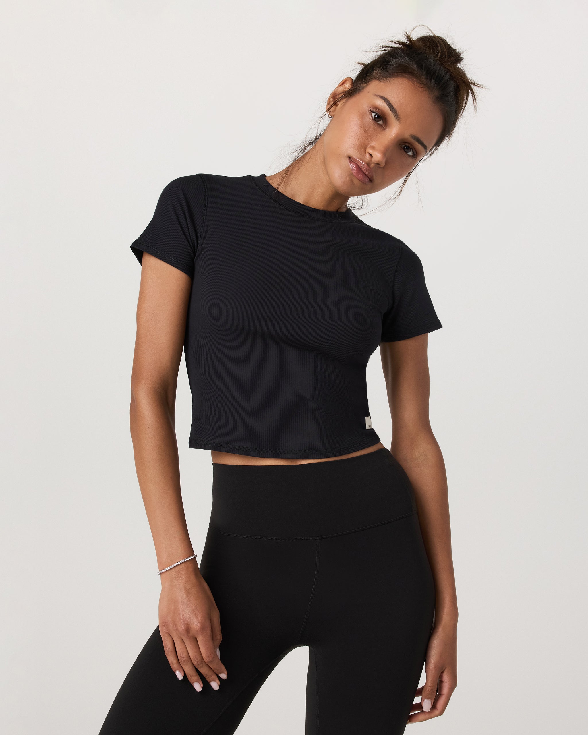 Vuori Pose Fitted Tee