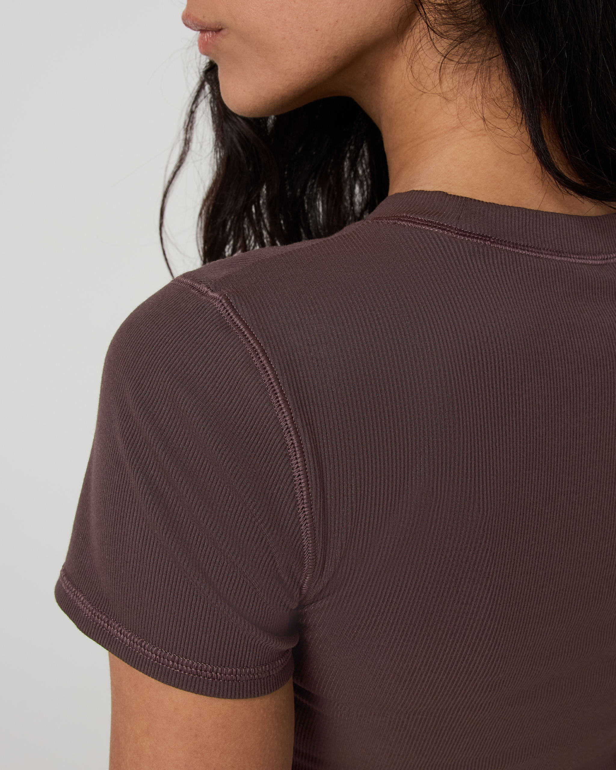 Vuori Pose Fitted Tee