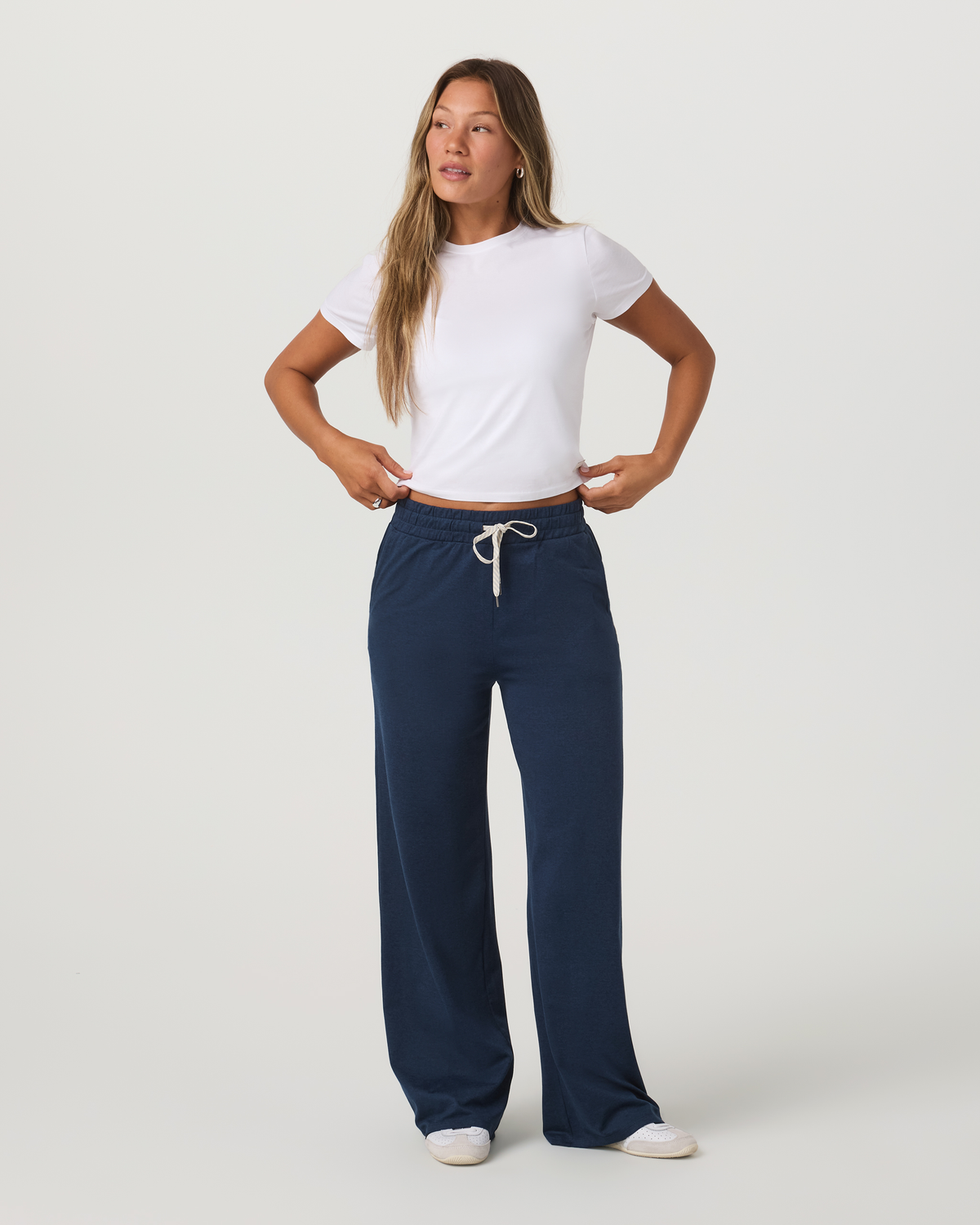 Vuori Halo Essential Wideleg Pant