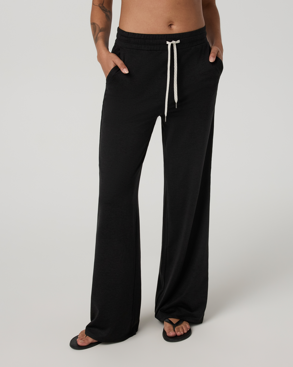 Vuori Halo Essential Wideleg Pant Short