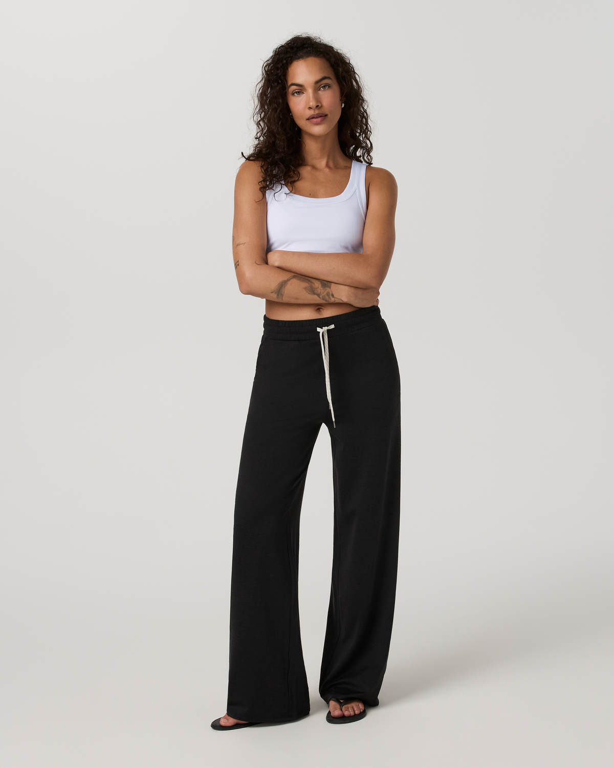 Vuori Halo Essential Wideleg Pant