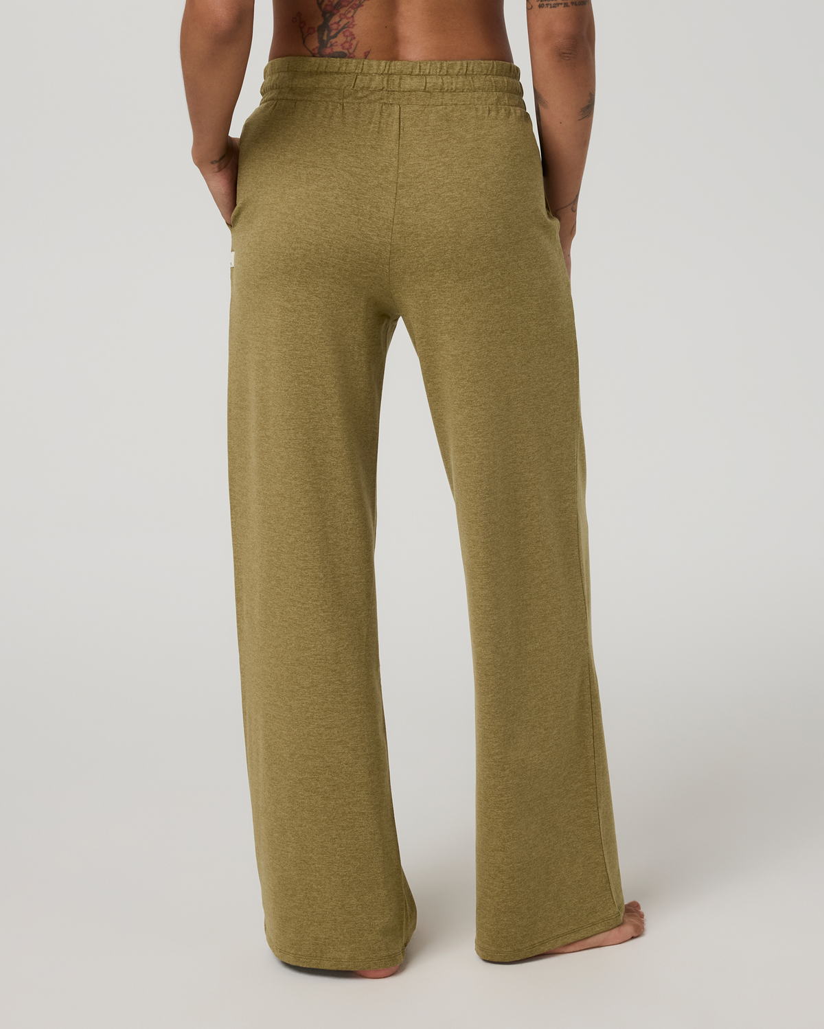 Vuori Halo Essential Wideleg Pant