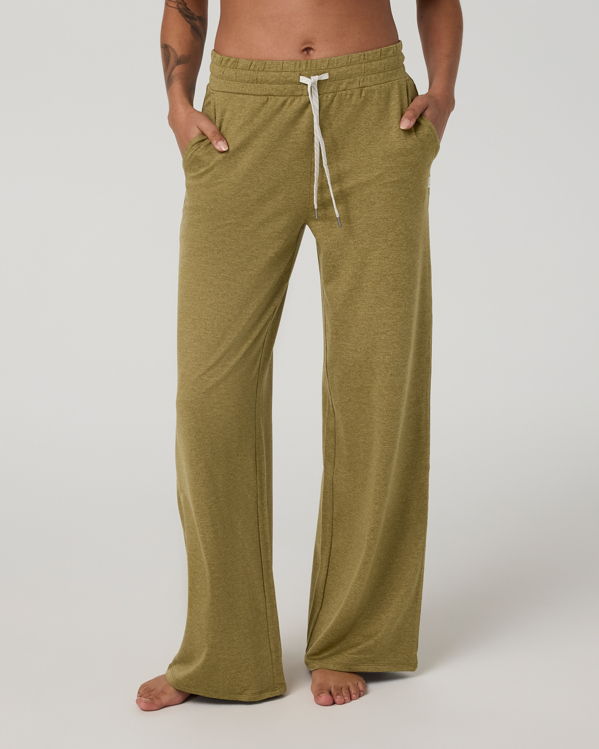 Vuori Halo Essential Wideleg Pant
