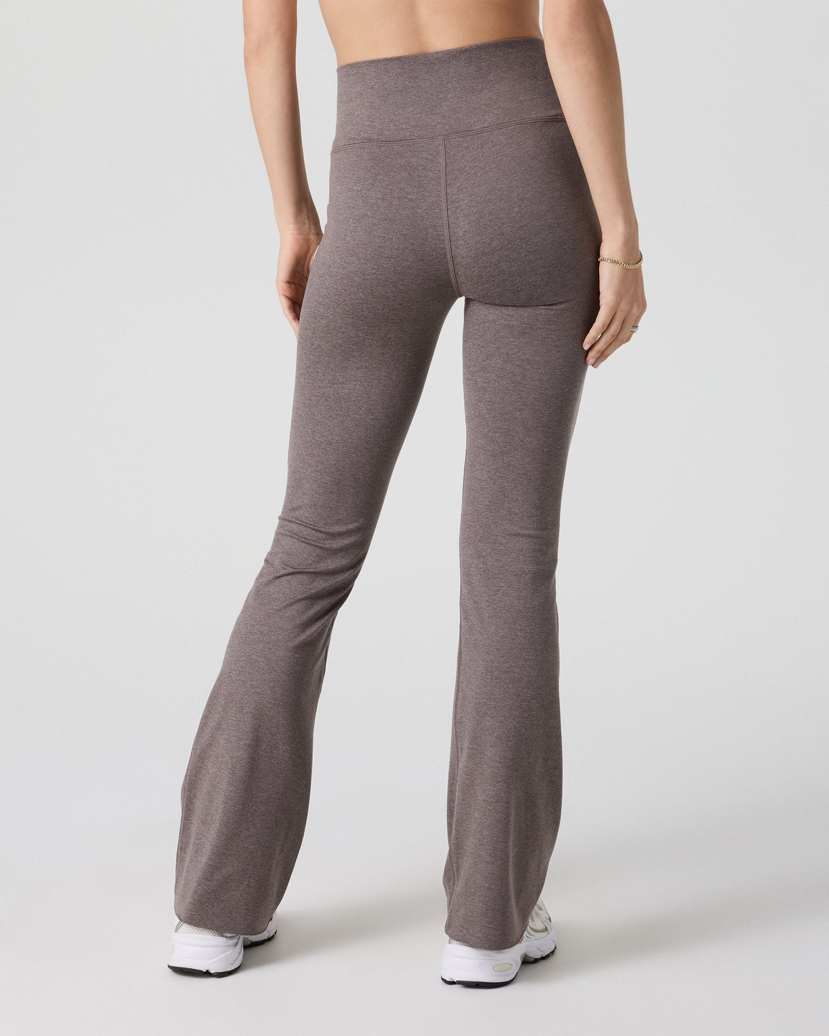Vuori Halo Slim Flare Pant