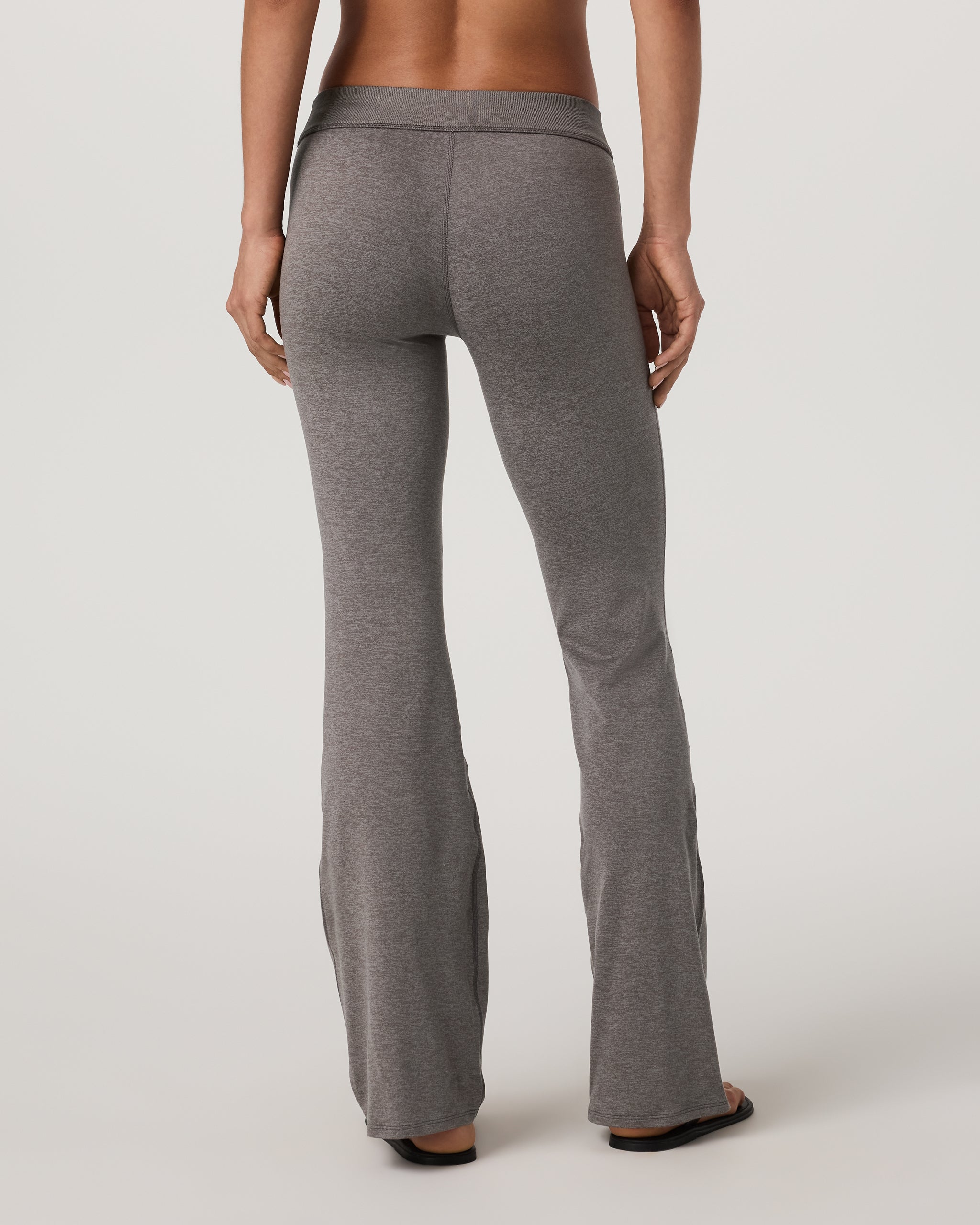 Vuori Halo Low Rise Slim Flare Pant