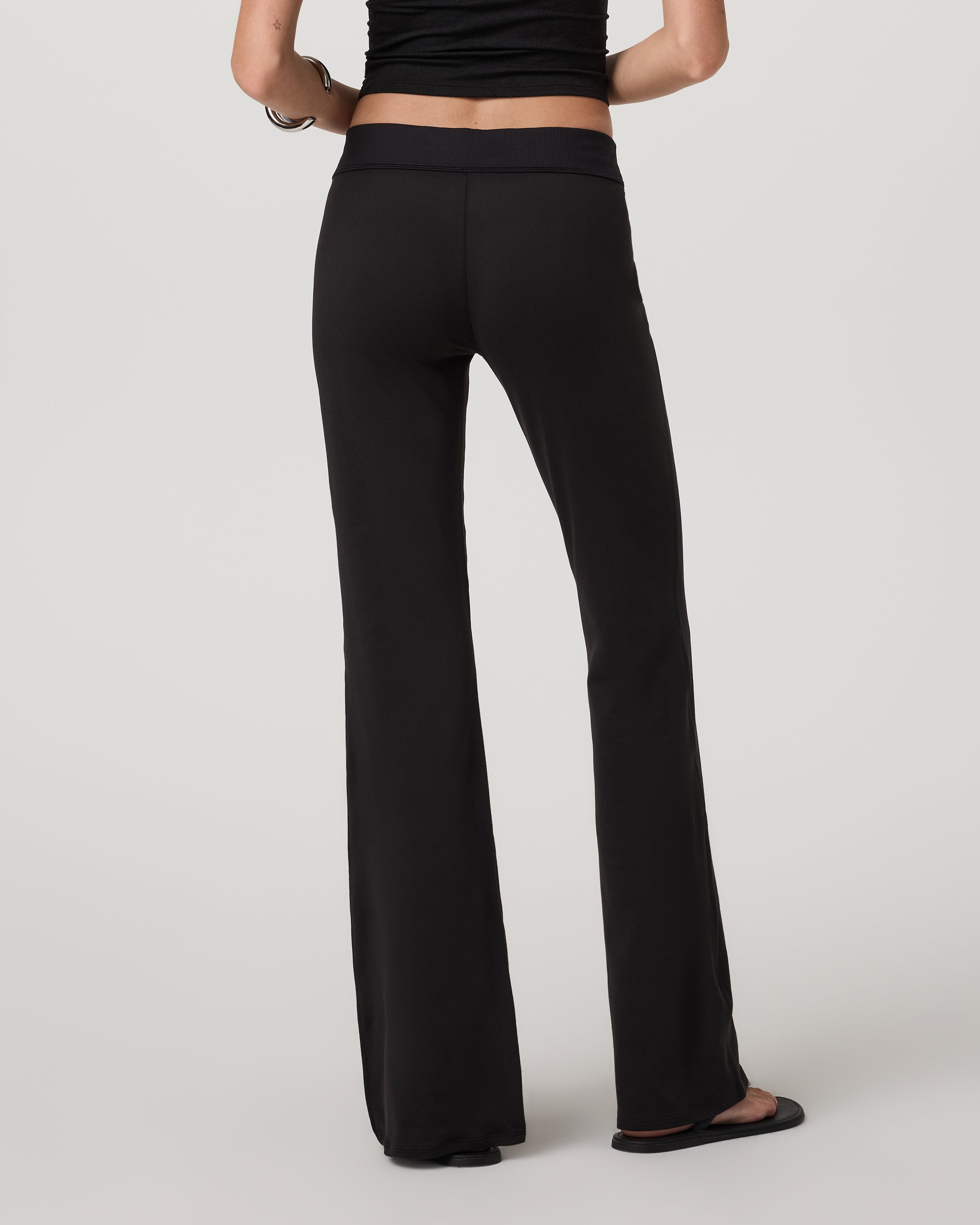 Vuori Halo Low Rise Slim Flare Pant