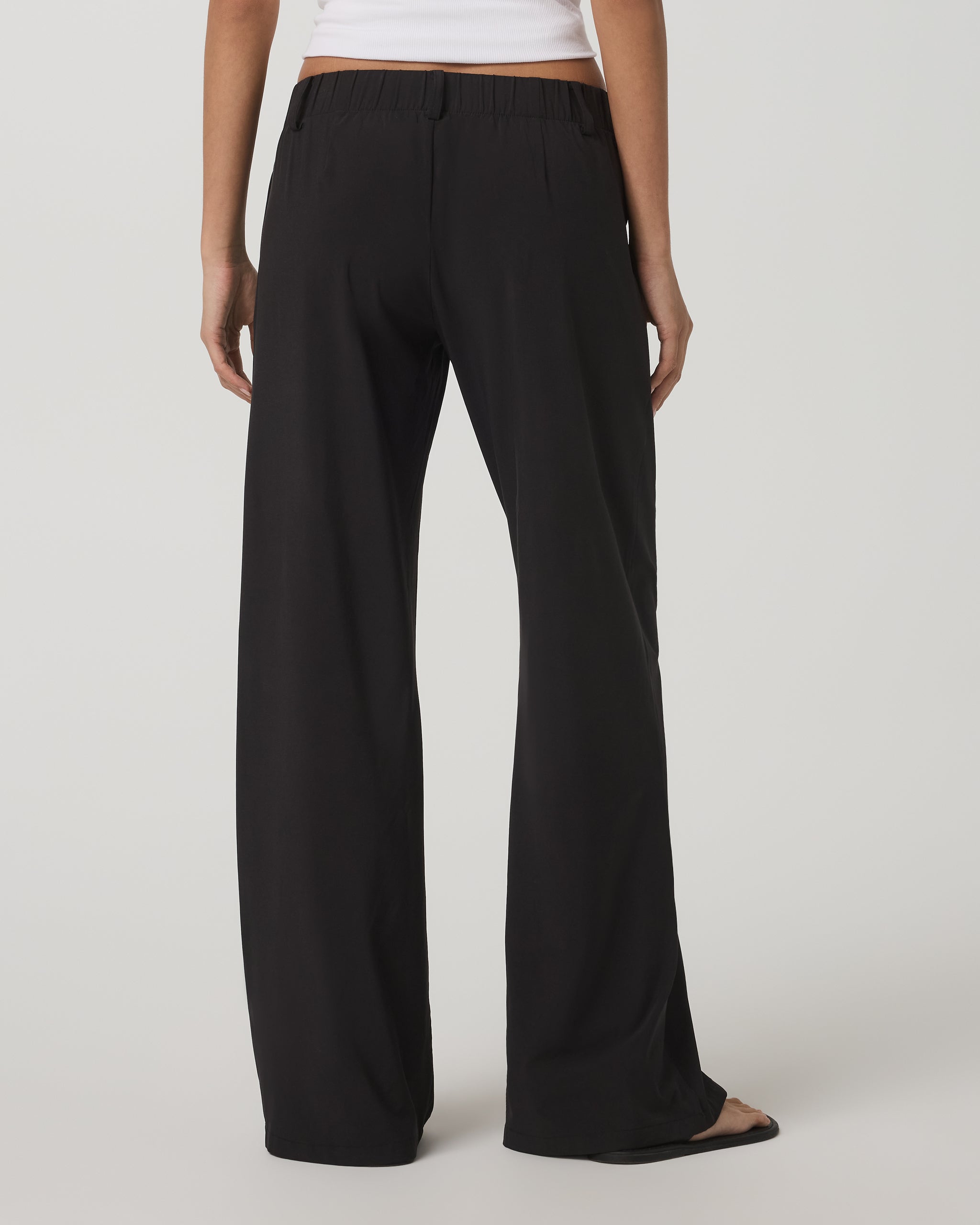 Vuori Villa Wideleg Trouser Short