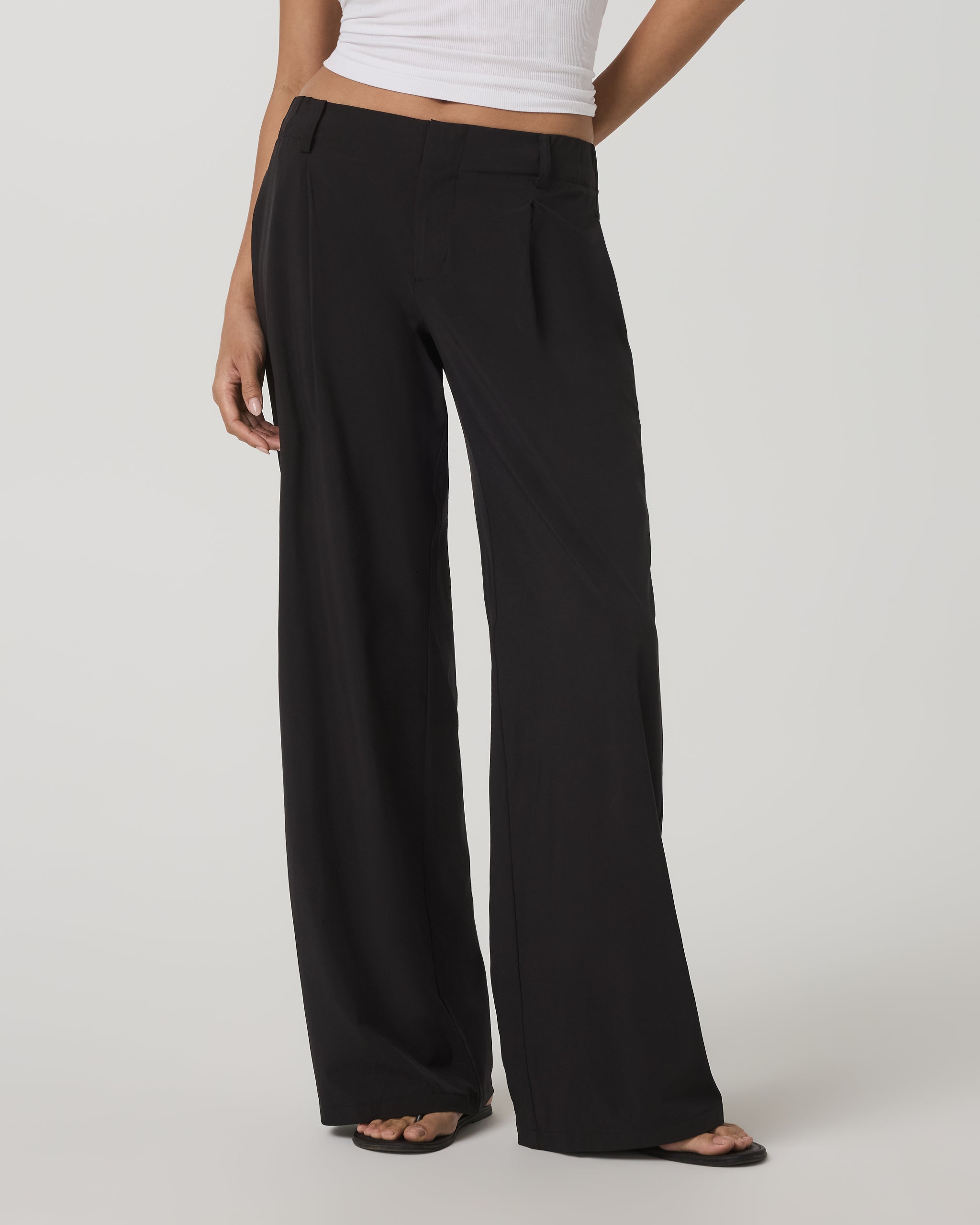 Vuori Villa Wideleg Trouser Short