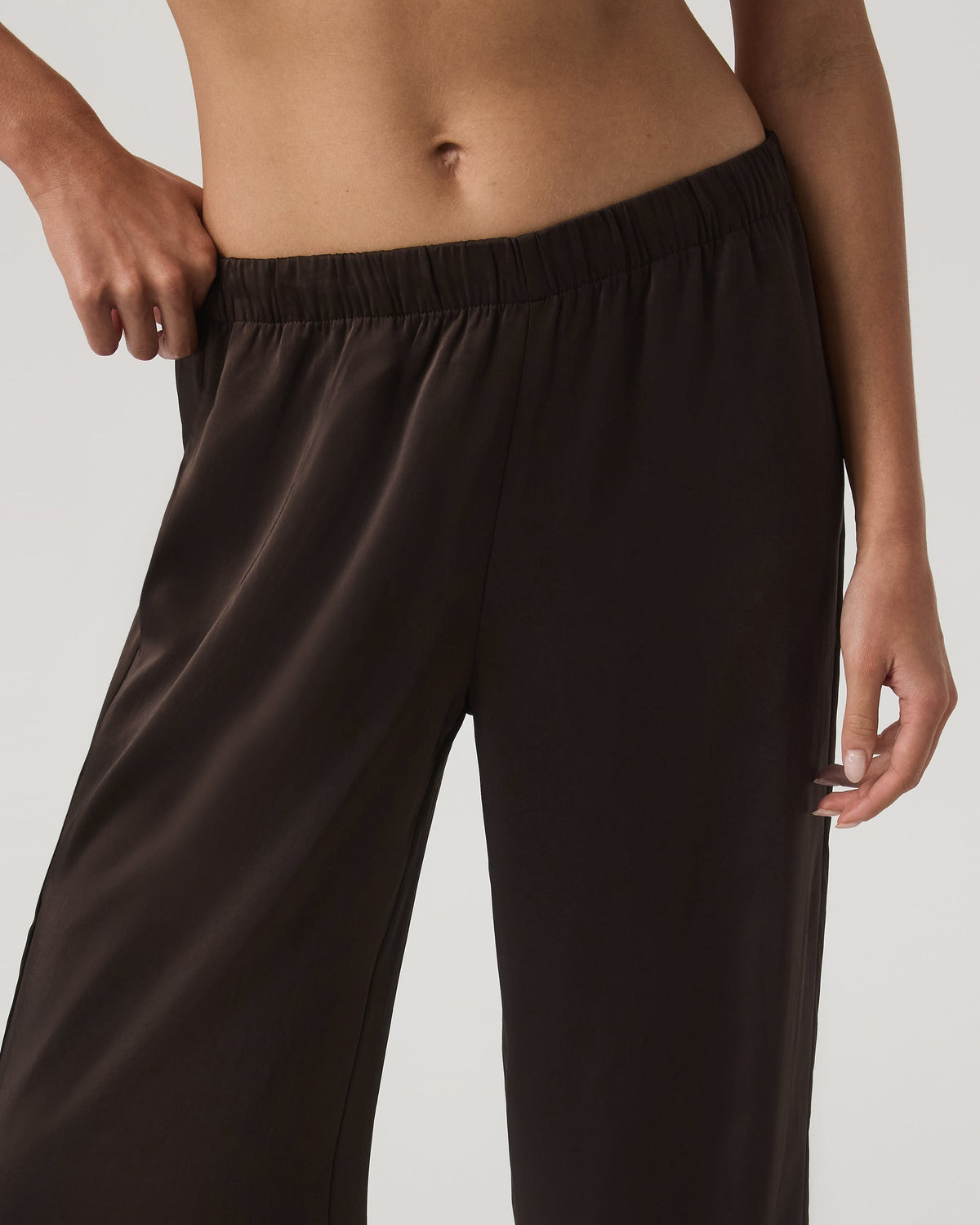 Vuori Nova Satin Wideleg Pant