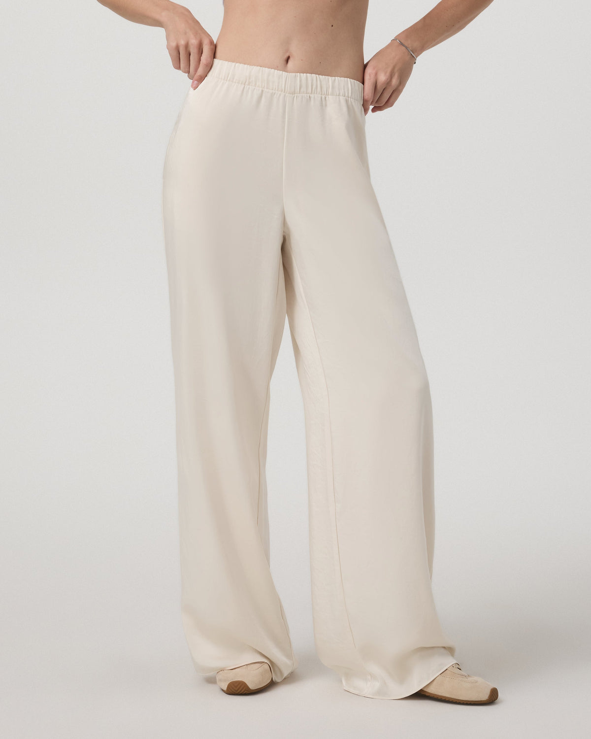 Vuori Nova Satin Wideleg Pant