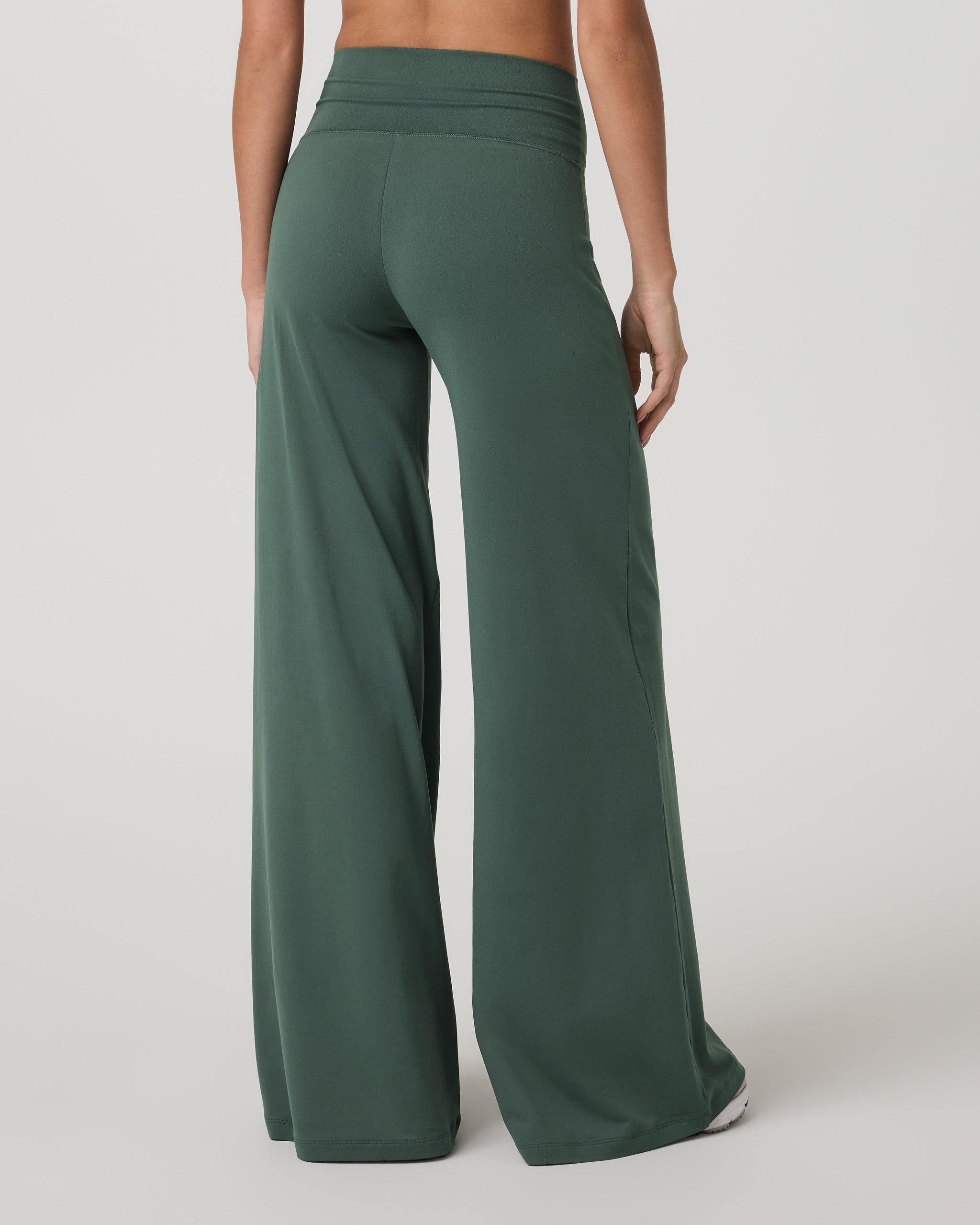 Vuori Halo Easy Wideleg Pant Short