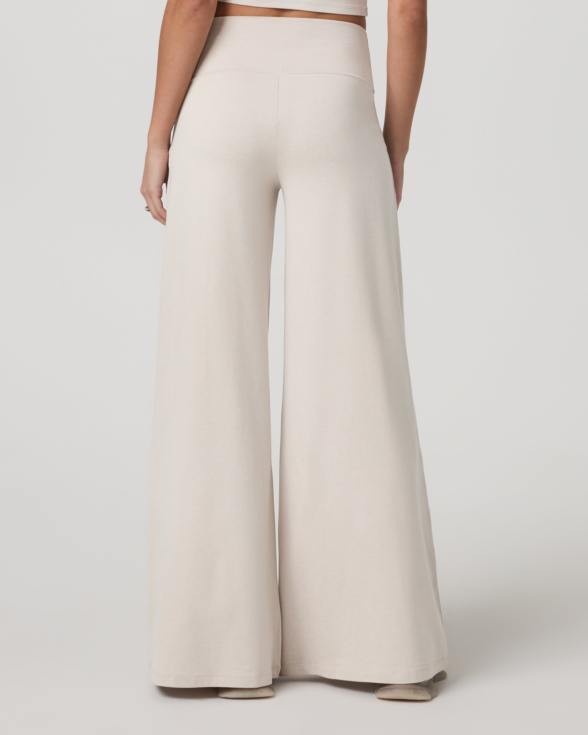 Vuori Halo Easy Wideleg Pant Short