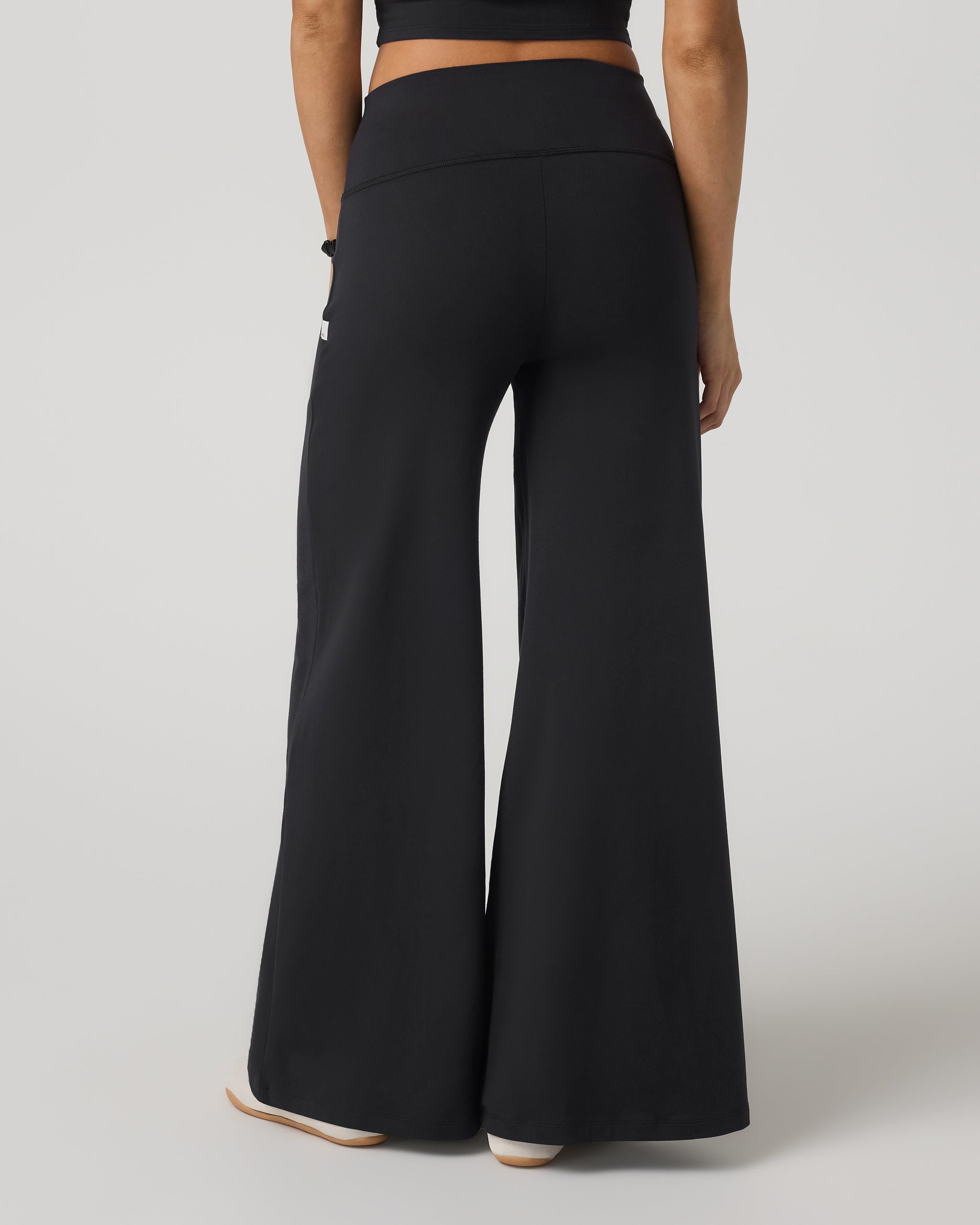 Vuori Halo Easy Wideleg Pant Short