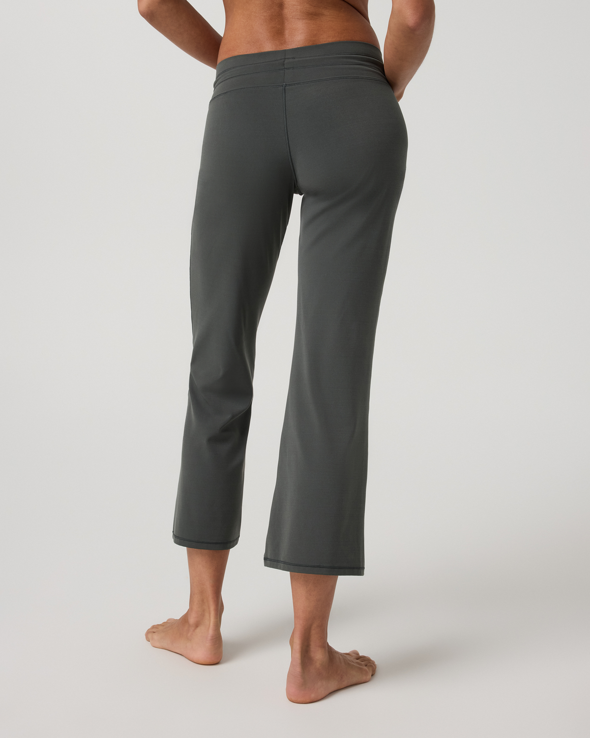 Vuori Daily Form Ankle Pant