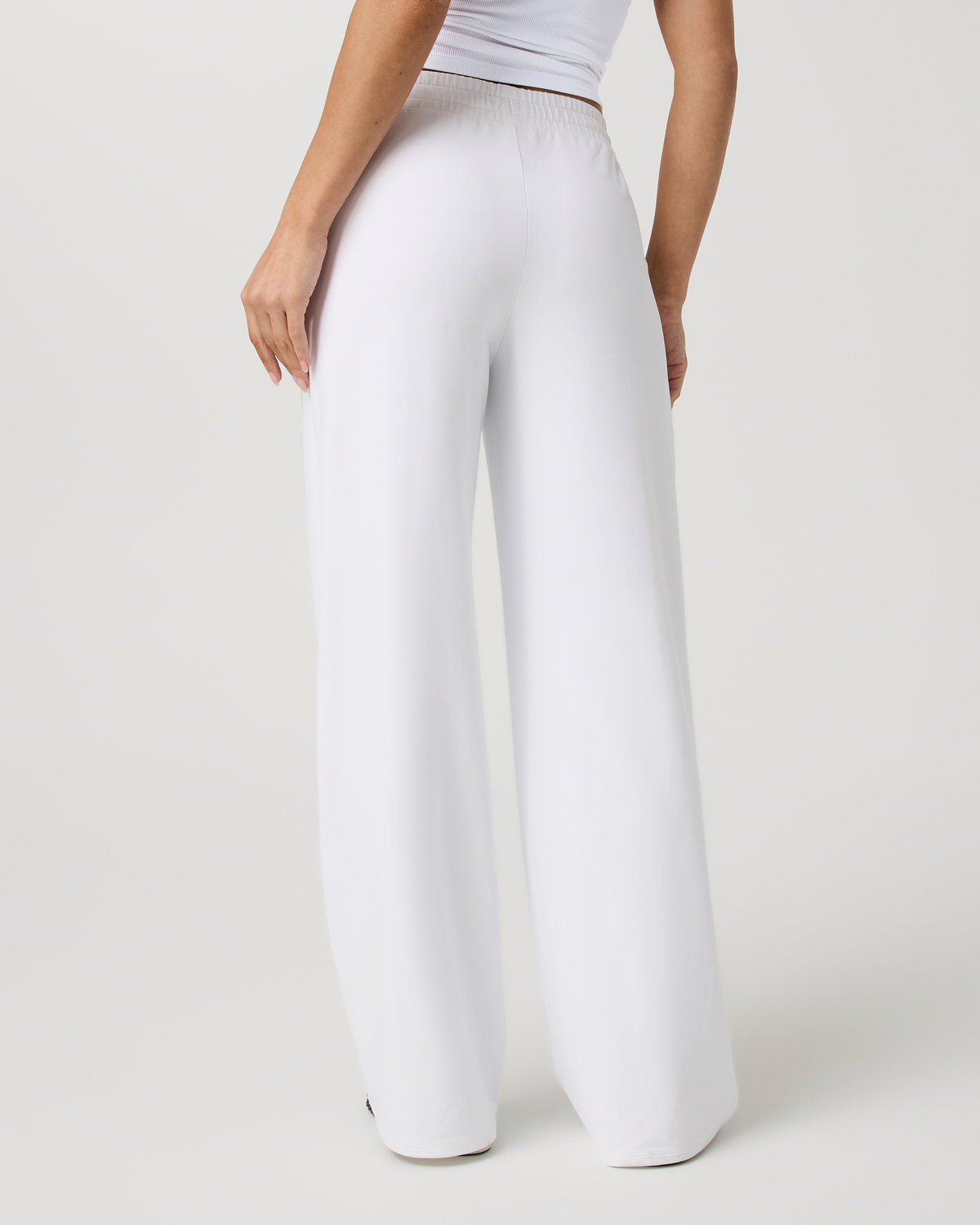 Vuori Halo Essential Wideleg Pant