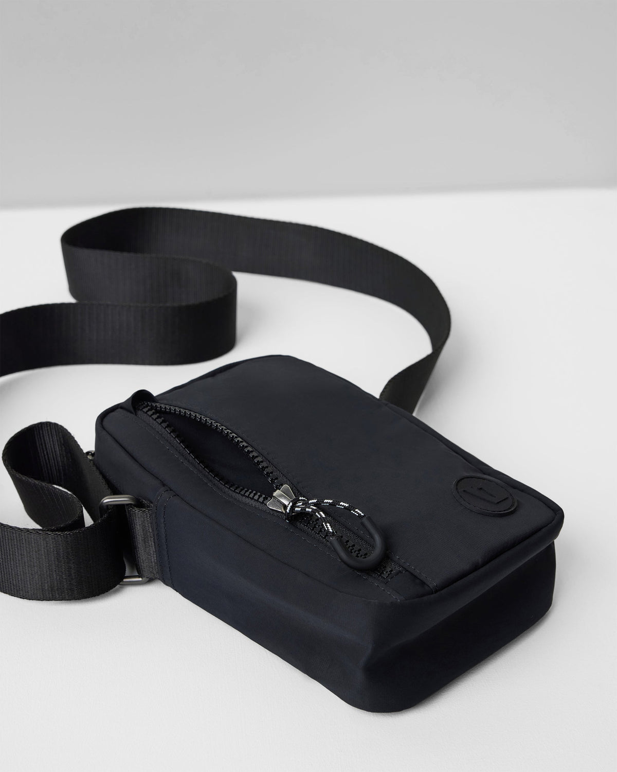 Vuori All Around Crossbody