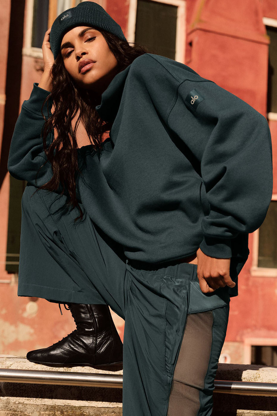 #color_charcoal-green