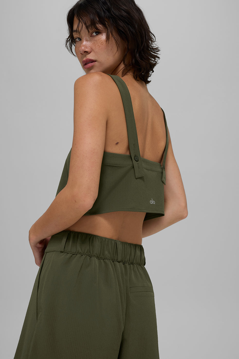 #color_green-olive