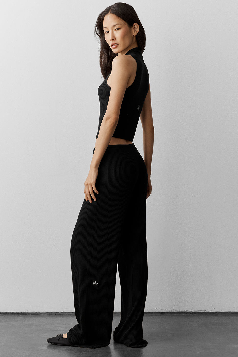 Alo Yoga Women'S Sweater Knit Unwind Sleeveless Top