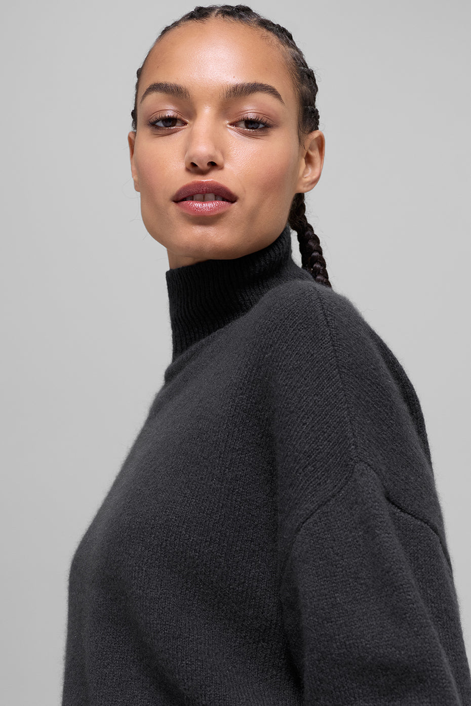 Alo Yoga Women'S Wool Cashmere Cropped New Class Turtleneck Sweater