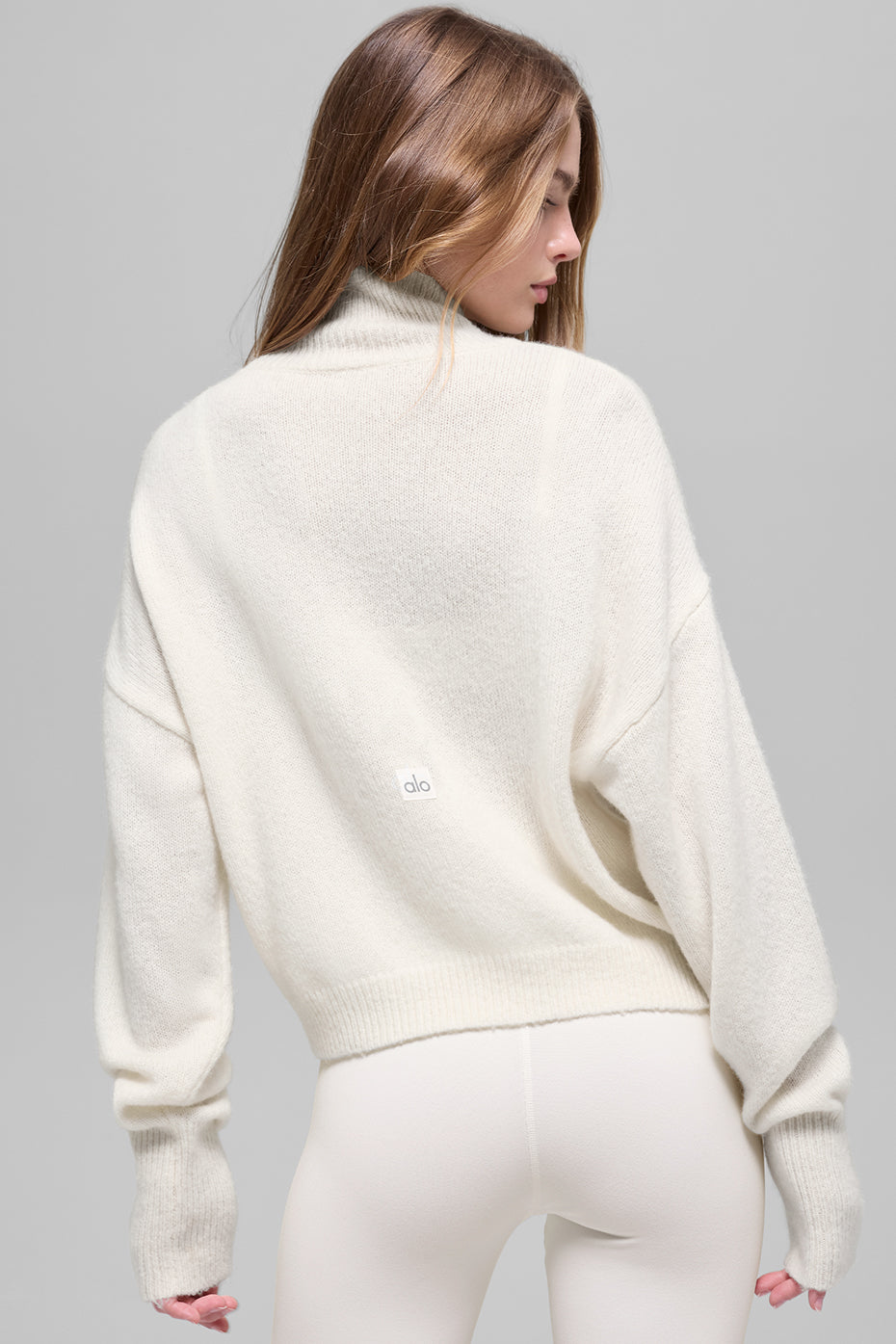 Alo Yoga Women'S Wool Cashmere Cropped New Class Turtleneck Sweater