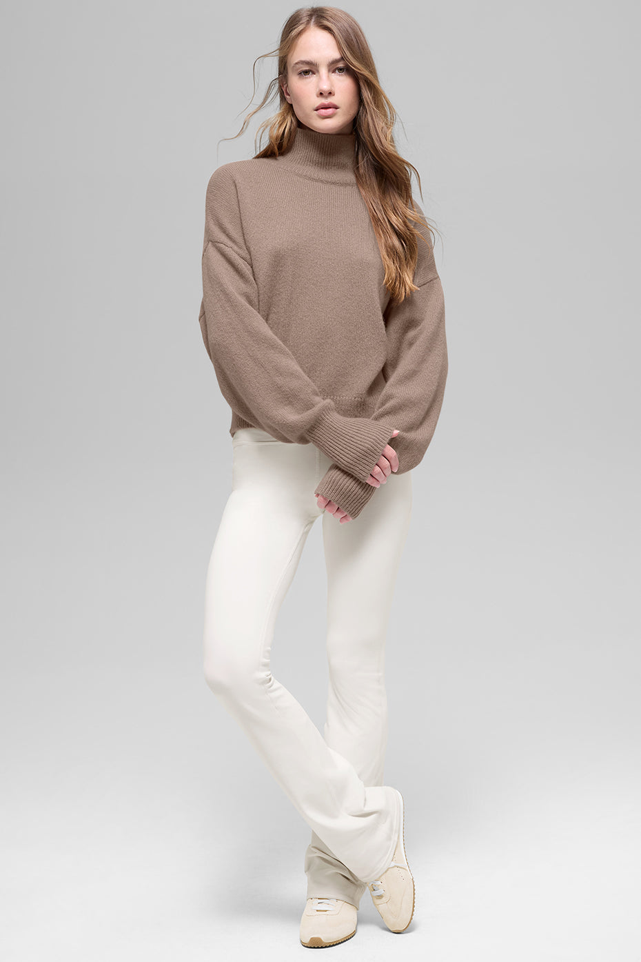 Alo Yoga Women'S Wool Cashmere Cropped New Class Turtleneck Sweater