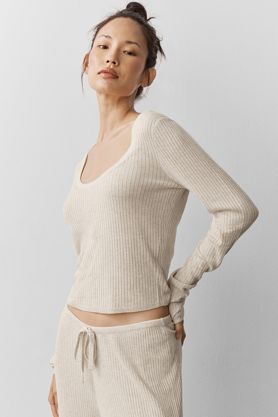 Alo Yoga Women'S Sweater Knit Unwind Long Sleeve