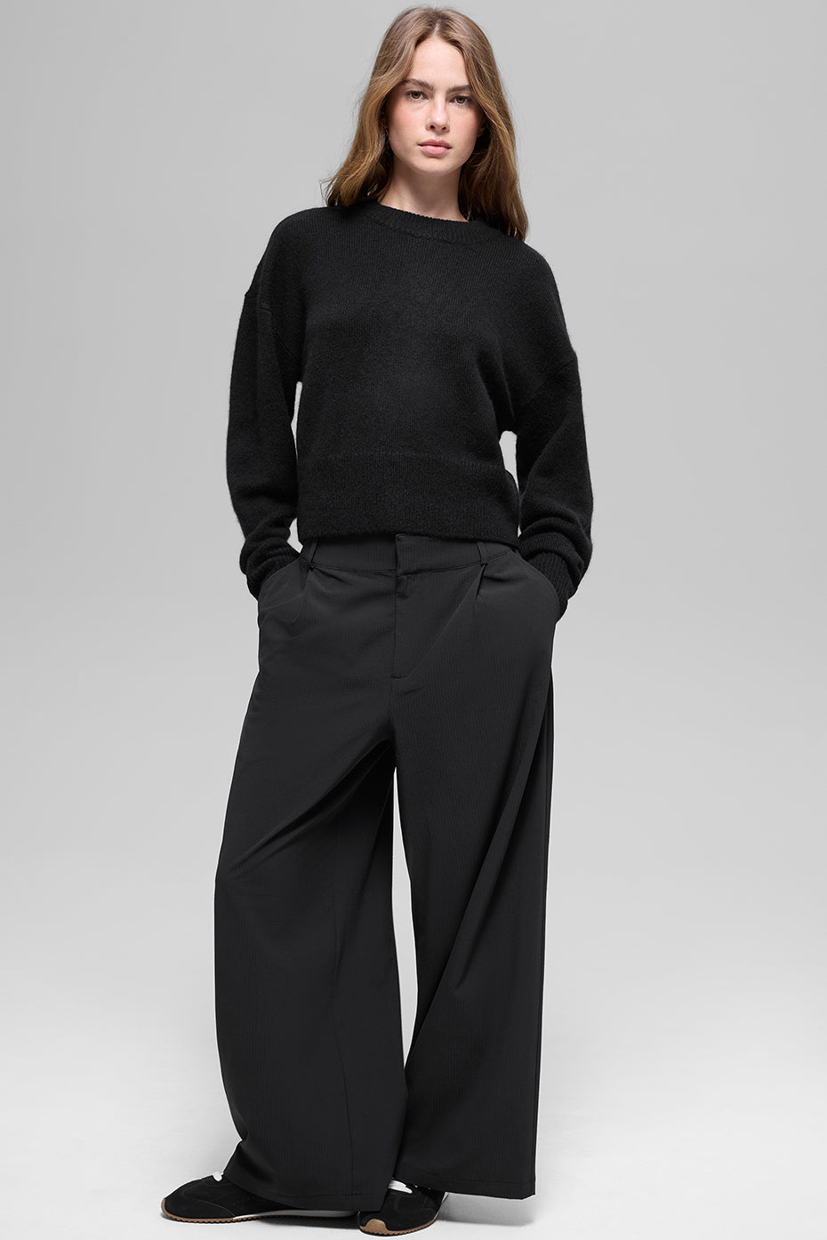 Alo Yoga Women'S Wool Cashmere Cropped New Class Crewneck Sweater