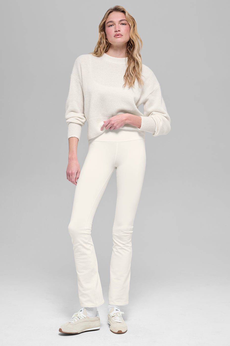 Alo Yoga Women'S Wool Cashmere Cropped New Class Crewneck Sweater