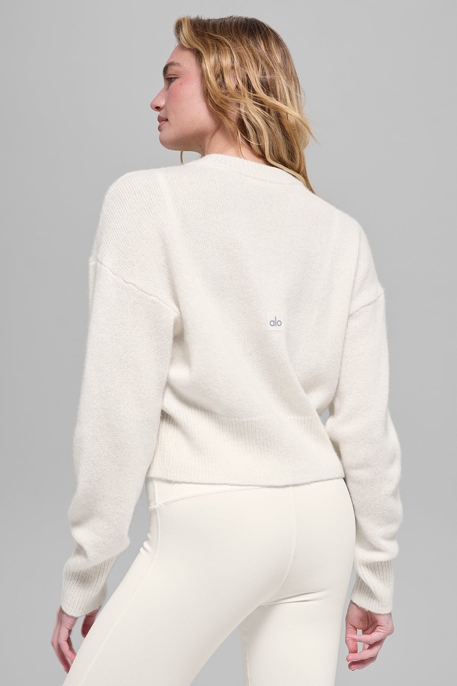Alo Yoga Women'S Wool Cashmere Cropped New Class Crewneck Sweater