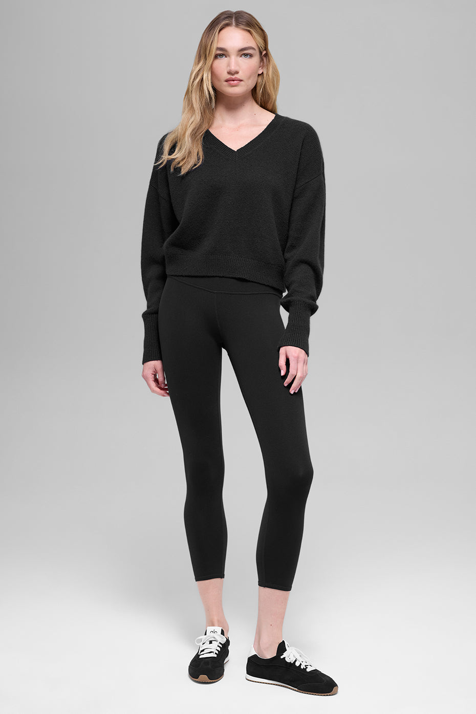 Alo Yoga Women'S Wool Cashmere Cropped New Class V-Neck Sweater