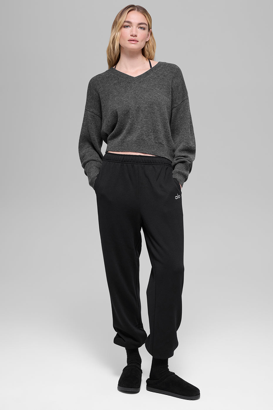 Alo Yoga Women'S Wool Cashmere Cropped New Class V-Neck Sweater