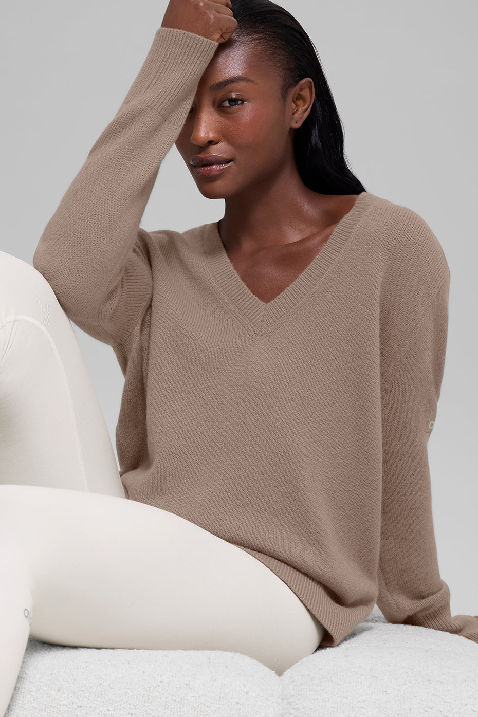Alo Yoga Women'S Wool Cashmere New Class Oversized V-Neck Sweater