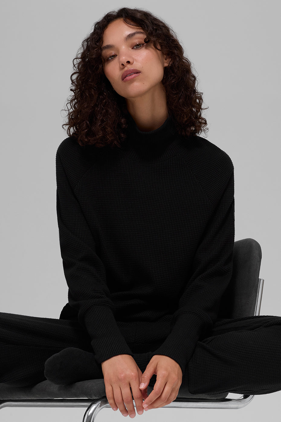 Alo Yoga Women'S Waffle Weekend Escape Mock Neck Long Sleeve