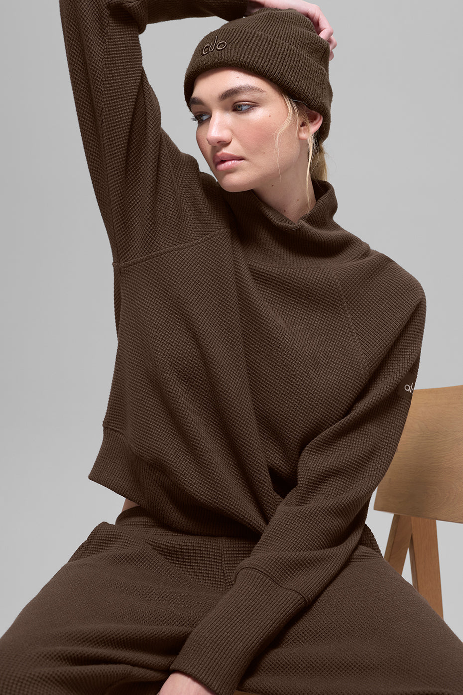 Alo Yoga Women'S Waffle Weekend Escape Mock Neck Long Sleeve