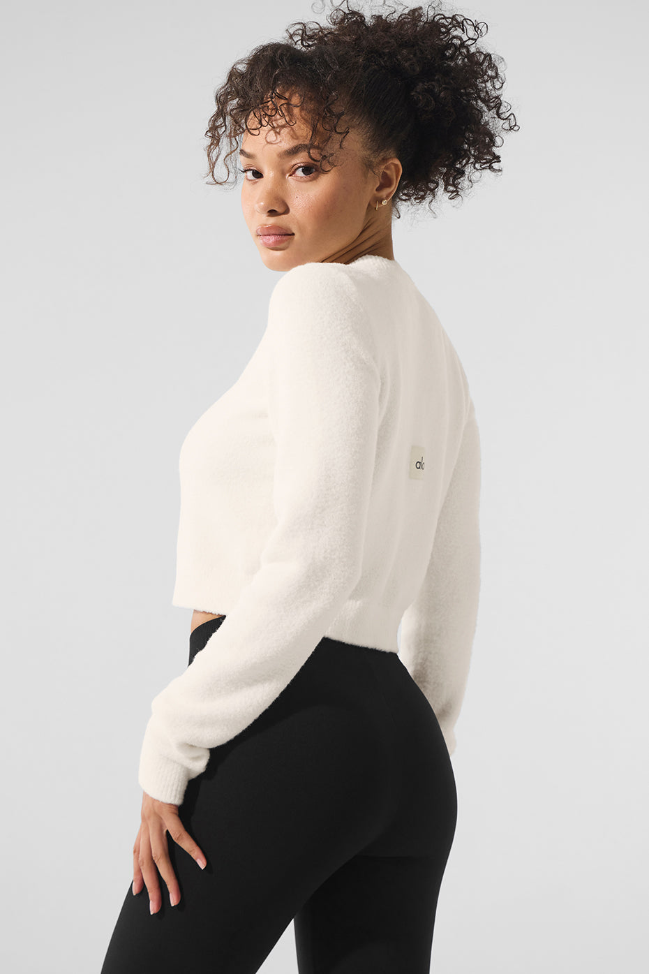 Alo Yoga Women'S Snuggle Up Sweater Cropped Cardigan