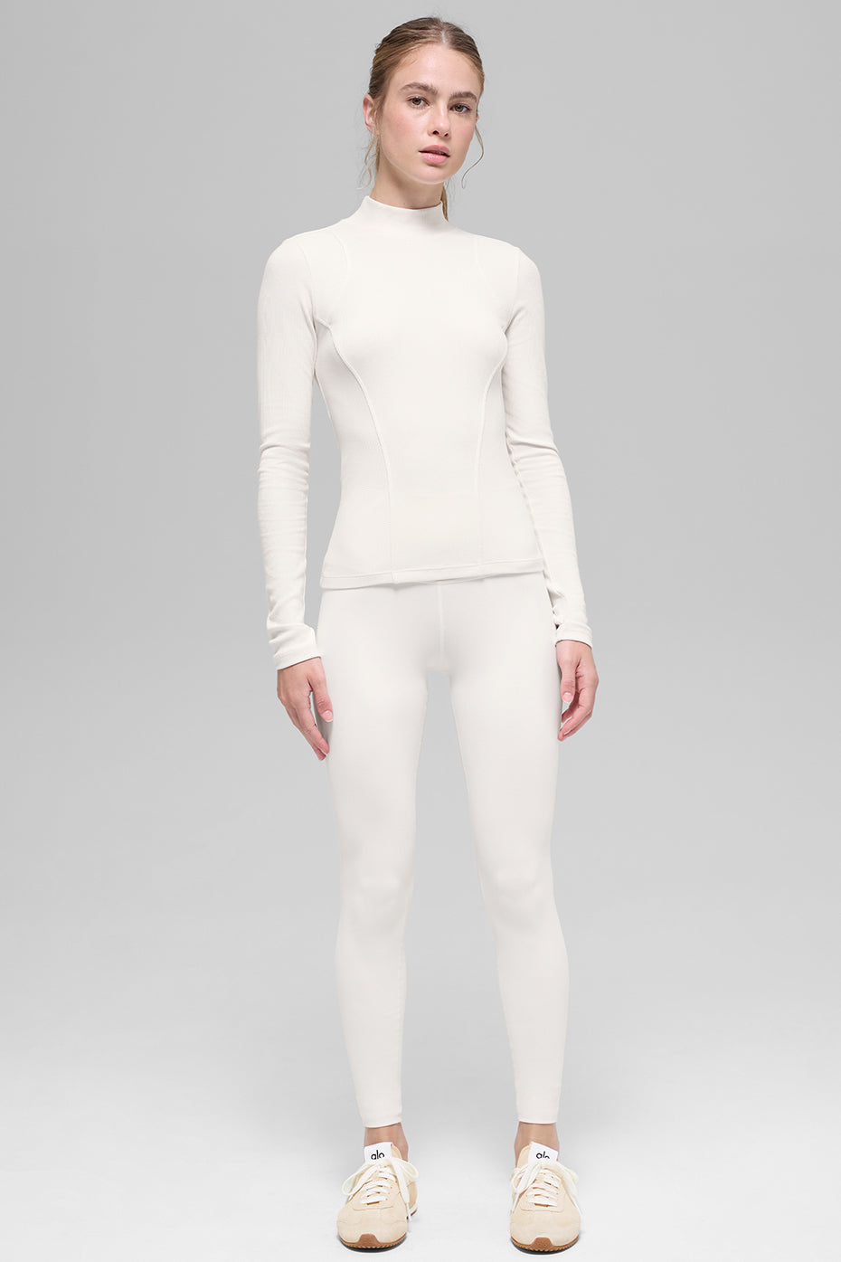 Alo Yoga Women'S Ribbed Mesmerize Mock Neck Long Sleeve